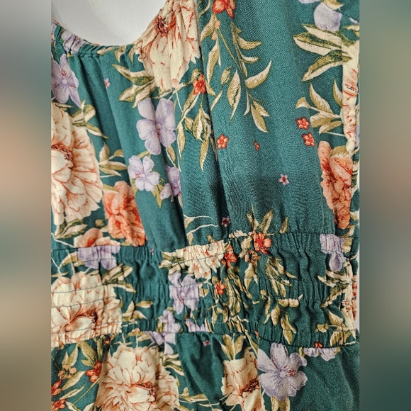 American eagle small green floral spring short sleeve elastic waist romper - Picture 10 of 10